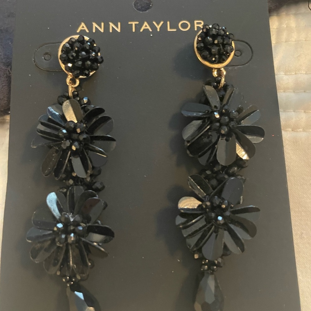 NWT Ann Taylor statement earring’s